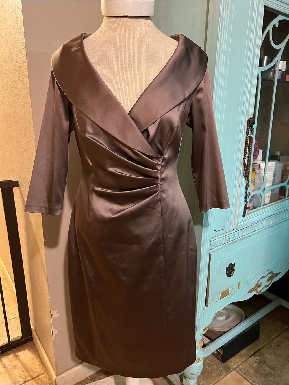 Kay Unger New York Sleek Dress Size 8 Sheath Evening Wedding Brown Ruched Waist